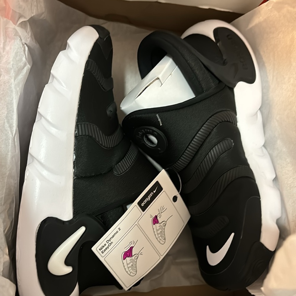 Nike Dynamo Size 13.5 NWT - brand new in box